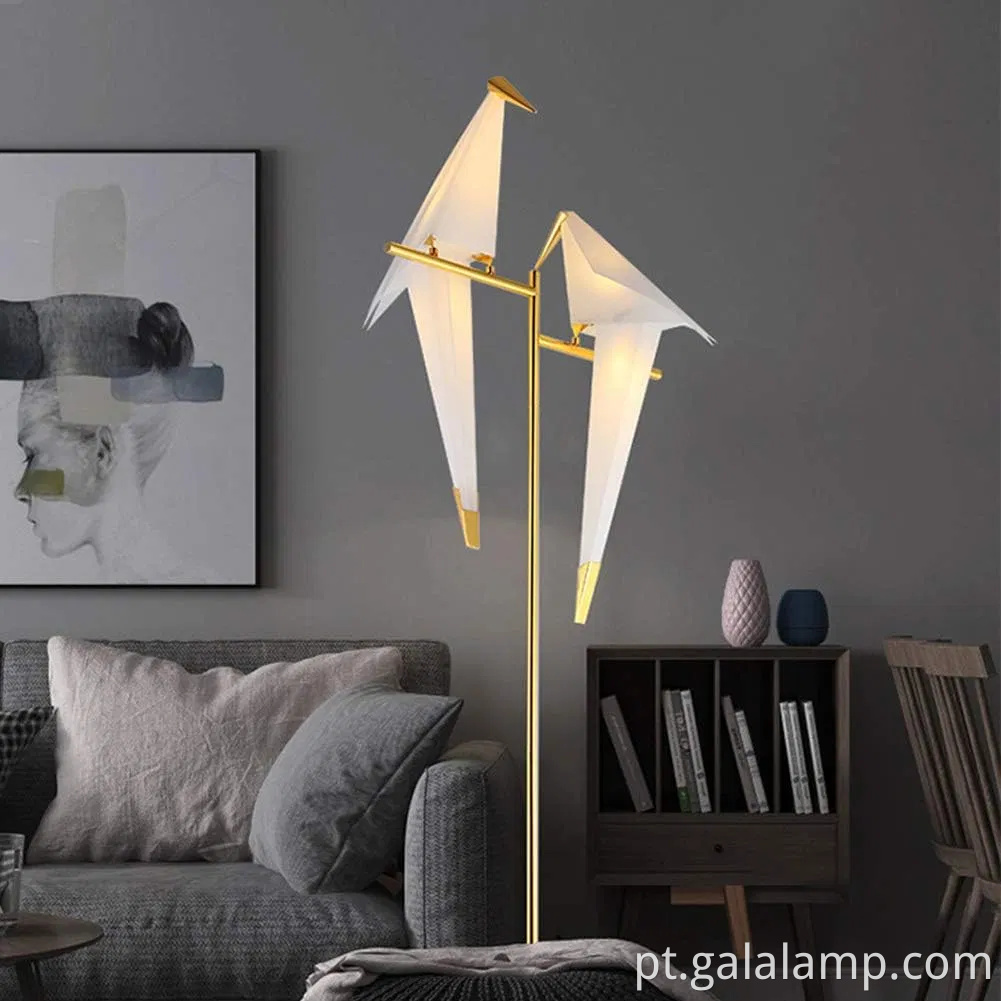 Lâmpada de pássaro decorativa nórdica moderna com design de guindaste dourado de luxo